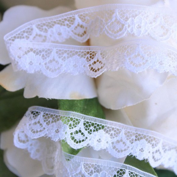 Vintage Lace Trim White Floral .50" Wide, 4 Yards - Picture 10 of 10